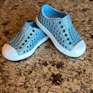 Blue and White Native Jefferson Bling shoes size C4